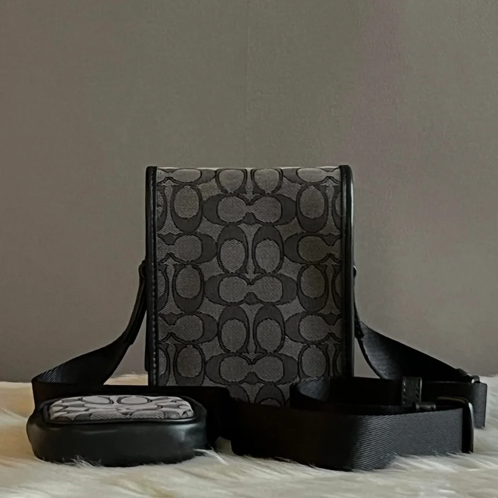 CC086 - Coach Charter North/South Crossbody With Hybrid Pouch - Picture 6 of 14